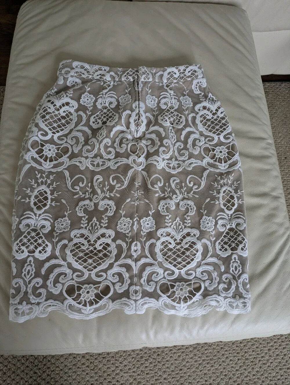 Badgley Mischka White Lace Overlay Pencil Skirt